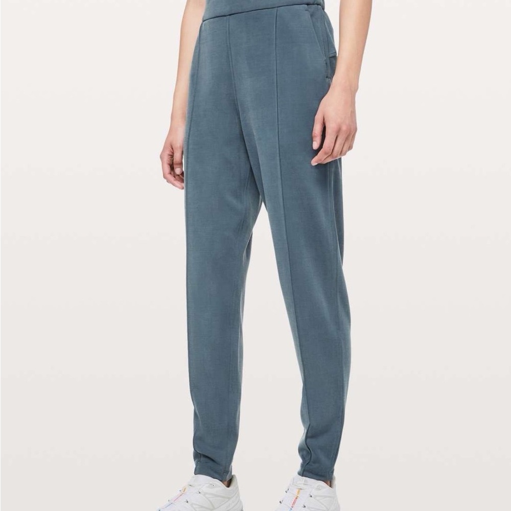 Lululemon Lab Lisse Jogger Size 6